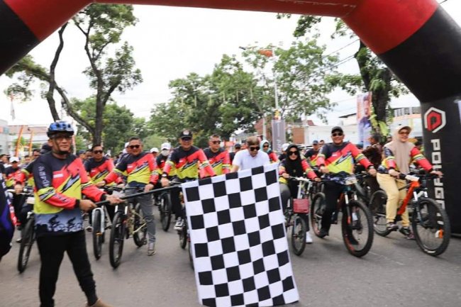 Gowes Sepeda Wali Kota se-Indonesia  Nikmati Keindahan Kota Padang