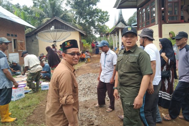 Anggota DPRD Tanah Datar, Arianto Gelar Goro Bersama Masyarakat Jorong Kawai