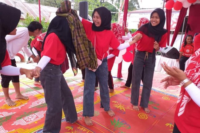 Semarak HUTRI Gebyar Kesehatan dan Berbagai Lomba di Kelurahan Ganting PPT