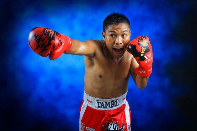 Aprizal Tamboresi Hadapi Petinju Maluku di Kejuaraan Tinju Profesional HWK Big Fight Boxing Internasional tahun 2022 