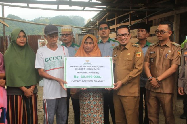 Serahkan Bantuan kepada Korban Puting Beliung dari Baznas, Eka Putra Malah Menyampaikan Hal Ini