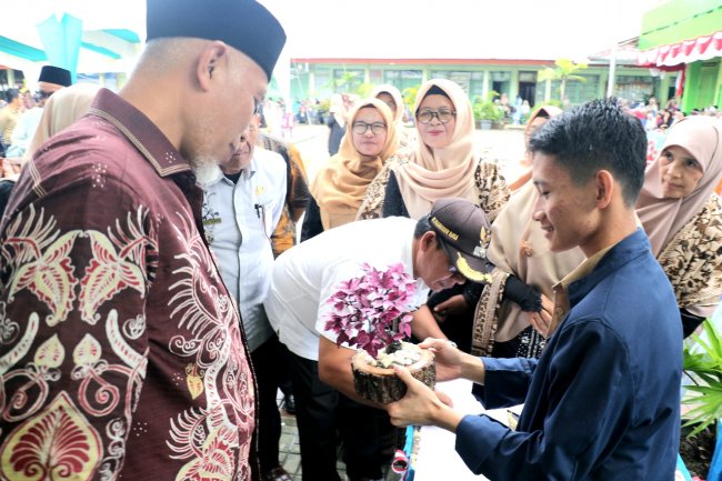 Gubernur Sumbar Apresiasi Kreativitas Pelajar Pancasila SMAN 1 Tilatang Kamang