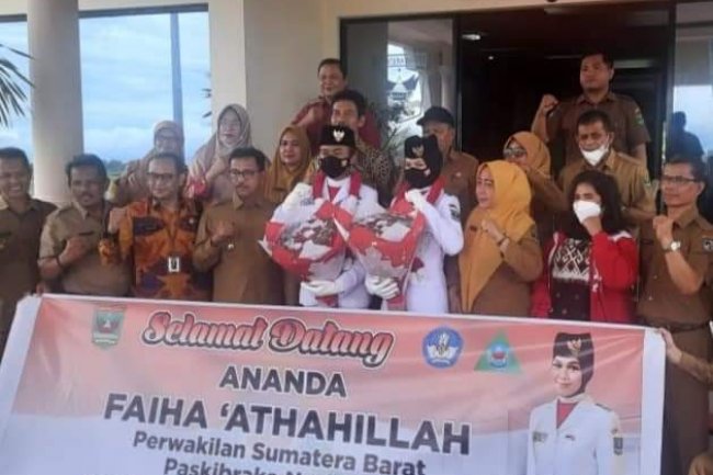 Bupati Khairunas Sambut Langsung Kepulangan Faiha Athahillah di BIM
