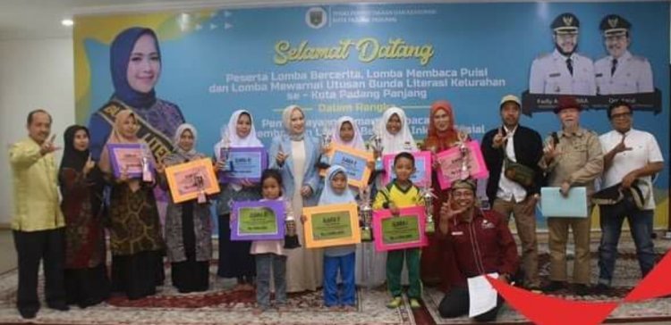 Bunda Literasi Kota, dr. Dian Puspita Fadly, Sp.JP : Tingkatkan Literasi Dalam Kehidupan Keluarga 