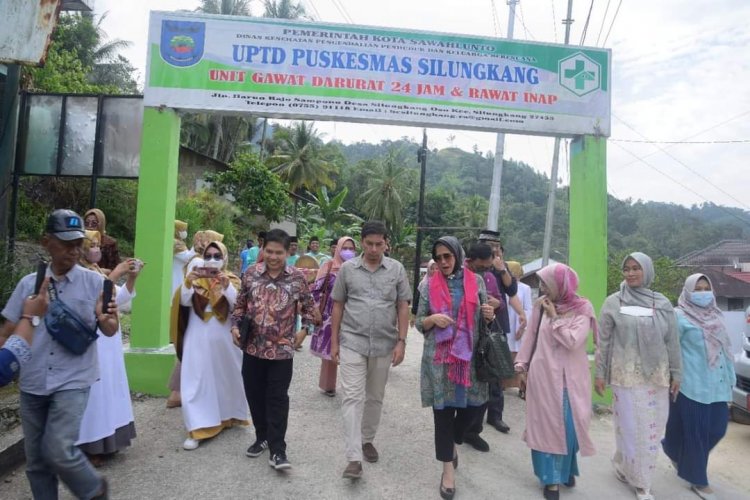 Tim Penilai Puskesmas Provinsi Sumatera Barat Nilai Inovasi 'Ulat Sutra' dan 'Songket Jo Alat Tenun' Puskesmas Silungkang 