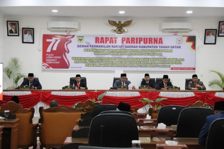 Bupati dan DPRD Kabupaten Tanah Datar Dengarkan Pidato Kenegaraan Presiden RI 