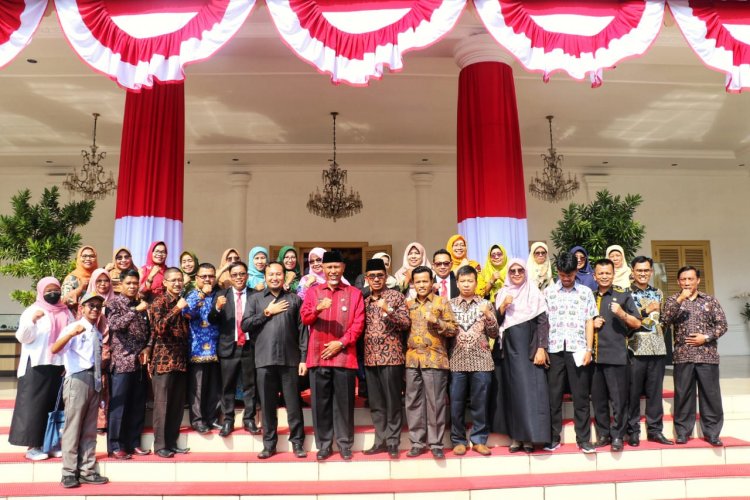 Gubernur Sumbar Minta Guru dan Siswa Penerima Beasiswa Luar Negeri Jadi Duta Minangkabau 