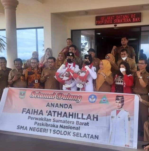 Bupati Khairunas Sambut Langsung Kepulangan Faiha Athahillah di BIM