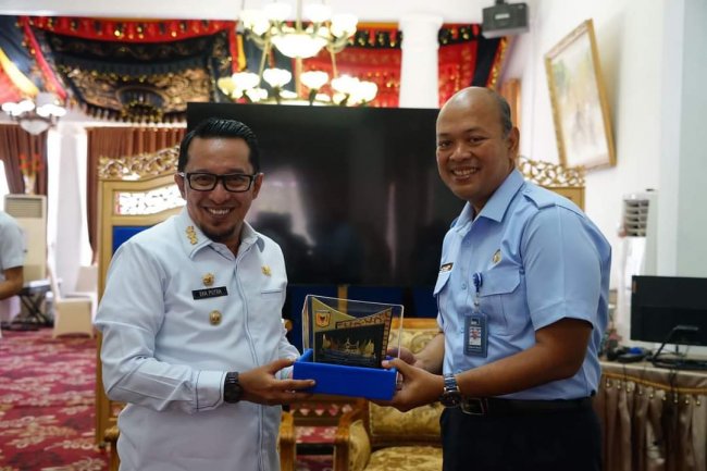 Bupati Tanah Datar Eka Putra Fans Sejati RRI