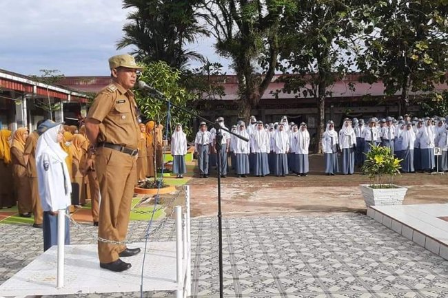 Irup di SMA Negeri 5 Camat Kuranji Ajak Siswa Jaga Kekompakan