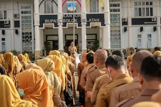Apel Gabungan Bupati Khairunas Sampaikan Capaian Kabupaten Solok Selatan 