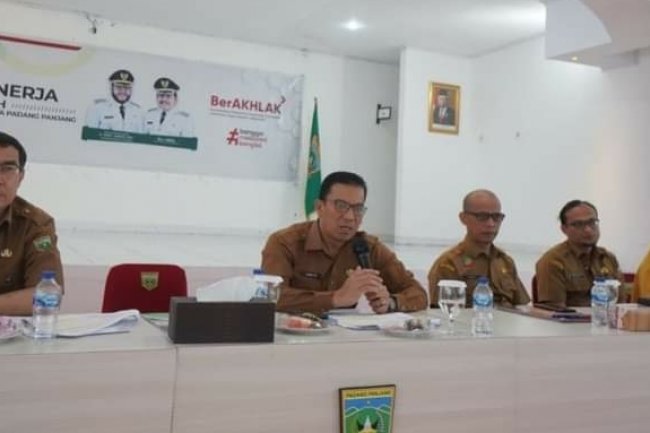 Sekdako Padang Panjang Sonny Minta  OPD Optimalkan Pendapatan Daerah