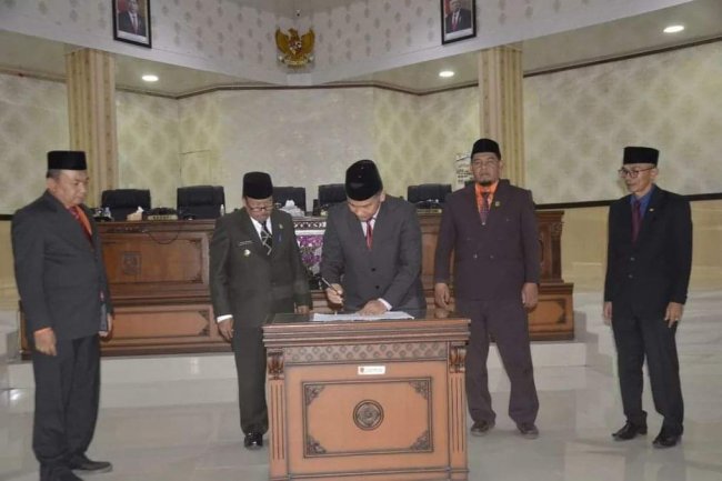 7 Fraksi DPRD Kabupaten Agam Setujui Ranperda Pembentukan Susunan Perangkat Daerah Menjadi Perda