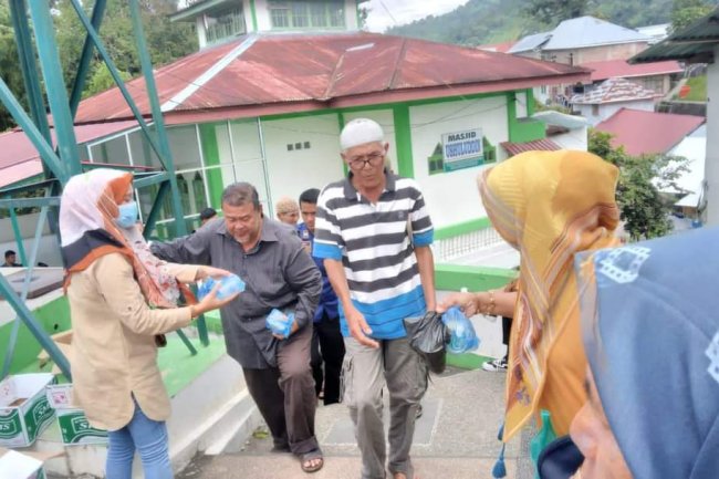 Jumat Berkah  Kegiatan Rutin LPMK Pasar Usang 