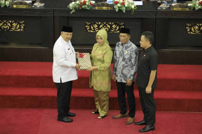 Walikota Solok Sampaikan Nota Penjelasan Ranperda Perubahan APBD 2022