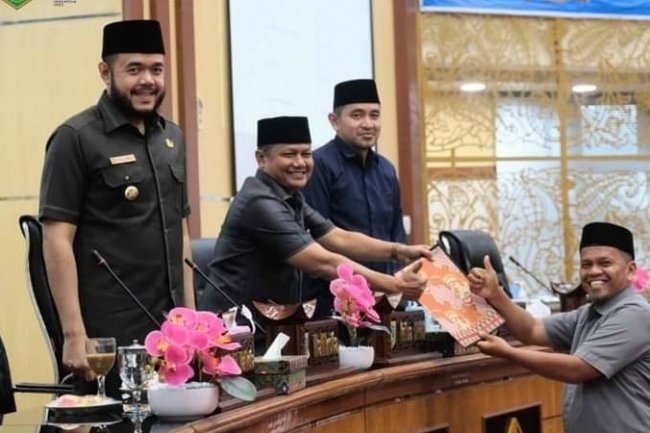 Enam Fraksi DPRD Padang Panjang Sampaikan Pandangan Umum Terhadap Perubahan APBD 