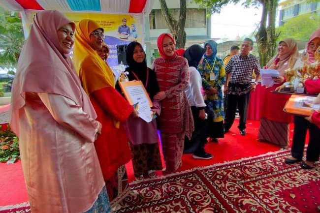 Ketua TP PKK Kota Padang Panjang Apresiasi Tim Lomba Masak Serba Ikan
