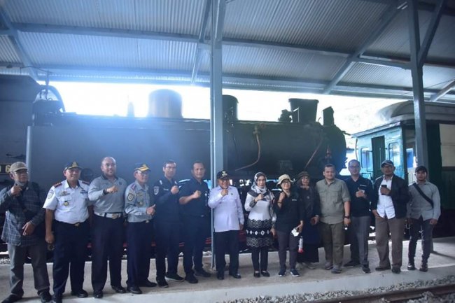 ' Mak Itam' E 1060 Ikon Heritage Sawahlunto 1Desember Jalan Lagi