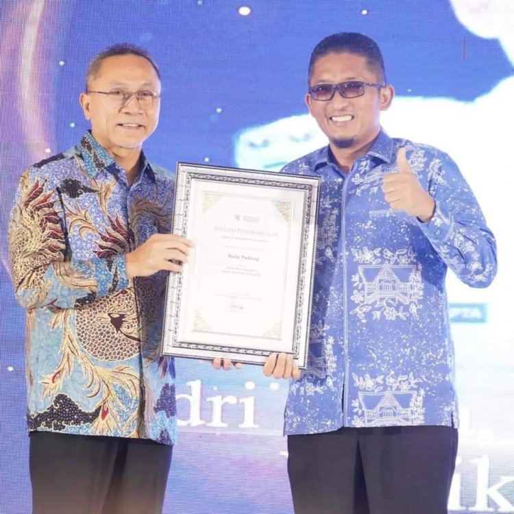 Kota Padang Terima Duo Penghargaan Nasional Dari Kemendag RI