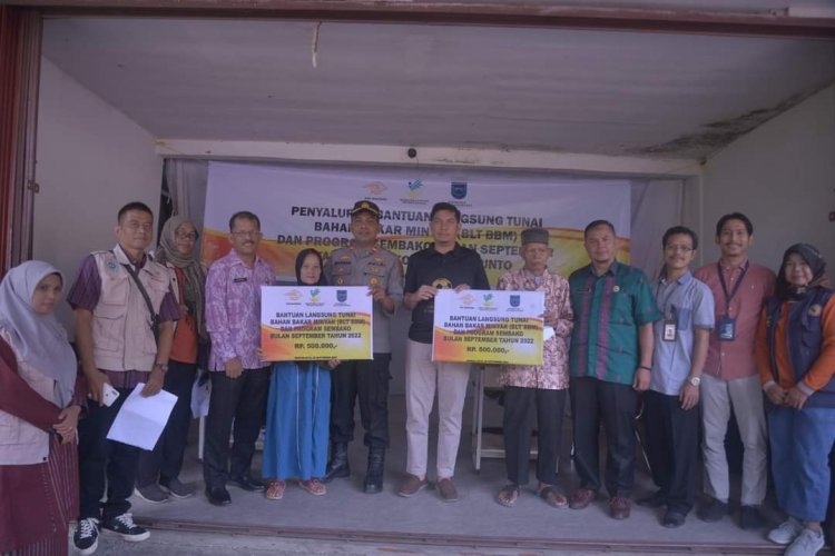 1.441  Keluarga Penerima Manfaat Di Kota Sawahlunto Terima BLT BBM 