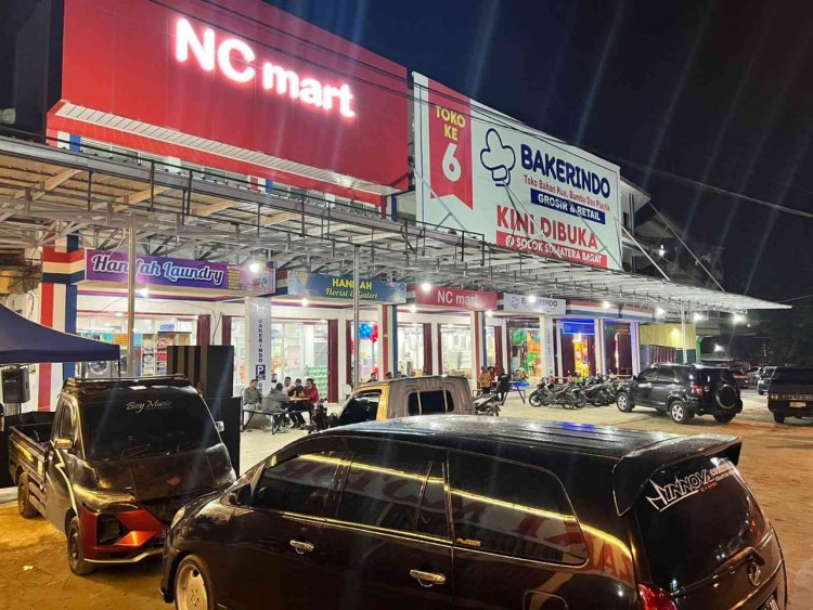 One Stop Shoping. Hadir di Kota Solok NC Mart Bakerindo 