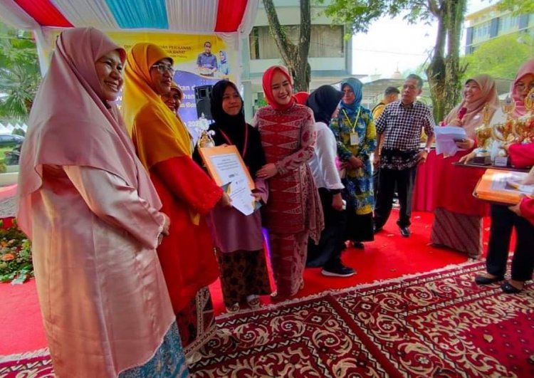 Ketua TP PKK Kota Padang Panjang Apresiasi Tim Lomba Masak Serba Ikan