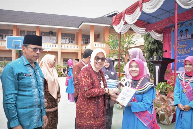 110 Siswa SMP Negeri 5 Padang Panjang Ikuti Wisuda Tahfidz 