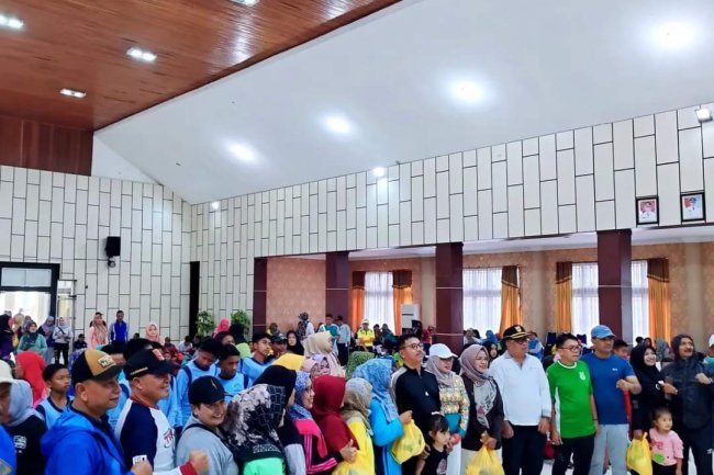 Hujan CFD Laksanakan Senam di Aula Sarantau Sasurambi