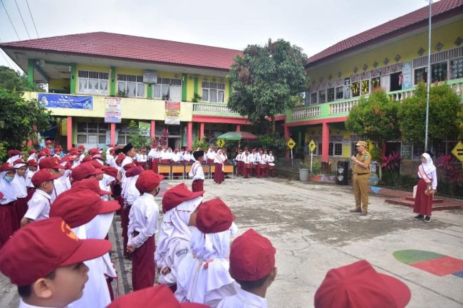 Wali Kota Sawahlunto Nikmati Angklung Pelajar SD Negeri 03 Lubang Panjang