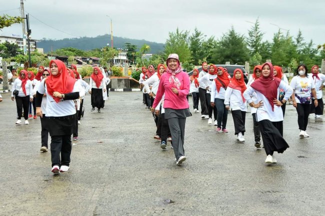 Ketua YJI Kota Padang Ikuti Gebyar Senam Jantung Sehat