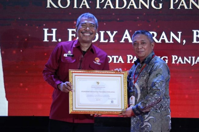 Pengisian JPT Berkualitas Pemko Padang Panjang Terima Penghargaan KASN