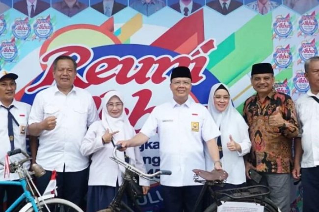 Gubernur Bengkulu Hadiri Reuni  Lintas Angkatan SMP Negeri 2 Bengkulu Selatan 