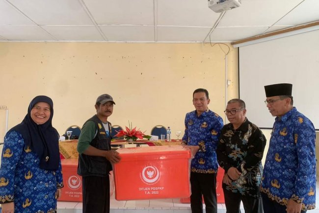 Kelompok Pembudidaya Ikan Terima  Bantuan Coolbox dari KKP