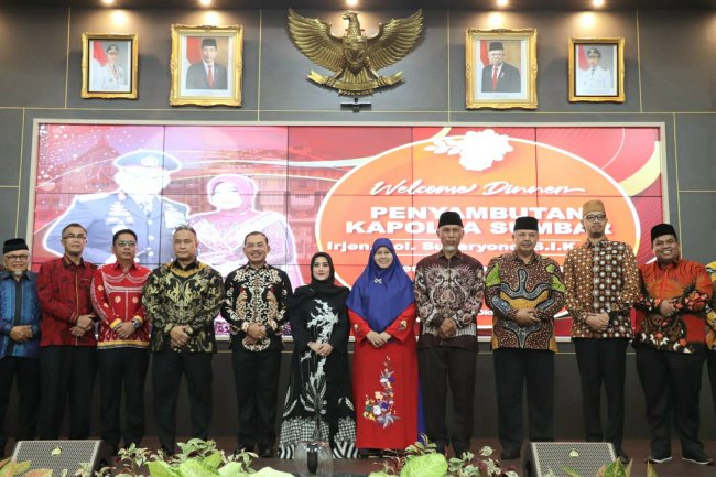 Irjen.Pol Suharyono, S.I,K, SH Kapolda Sumbar Yang Baru Berkomitmen Membangun Komunikasi Optimal