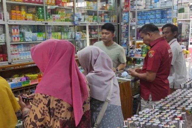Apotek dan Toko Obat Dilarang Jual Obat Demam Sirup. Ini Penyebabnya
