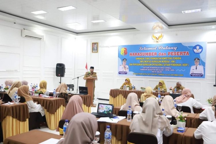 Guru Pamong Kota Solok Ikuti Bimtek Peningkatan Kompetensi Pendidik