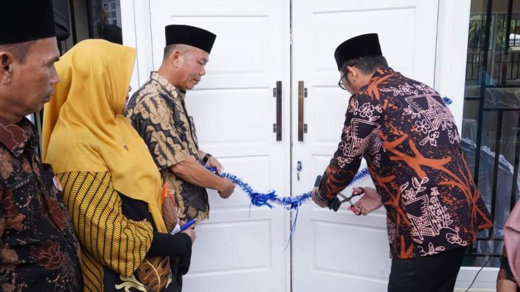 Wali Kota Padang Resmikan Gedung Serbaguna di Kantor Lurah TBG, 