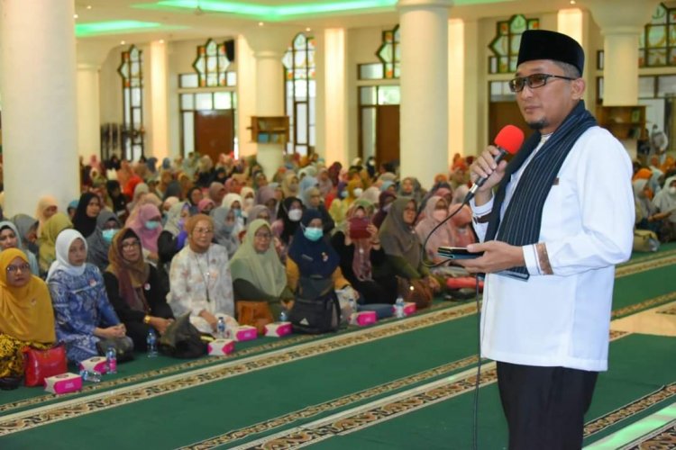 Pemko Padang Doa Bersama Untuk Korban Kanjuruhan Diperingatan Maulid Nabi Muhammad SAW