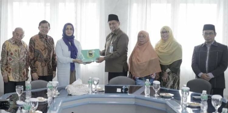 Jajaki Kerja Sama UK Education Partnership London Kunjungi Diniyyah Puteri