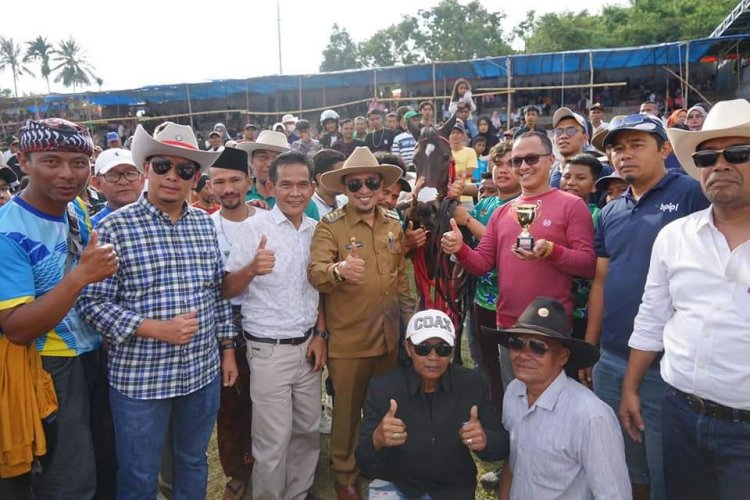 Rajo Sanamo Juara Boko Pacu Kuda Tradisional dan Open Race 2022 di Bukik Gombak