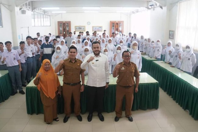 Wali Kota Padang Panjang Motivasi Adik Kelas