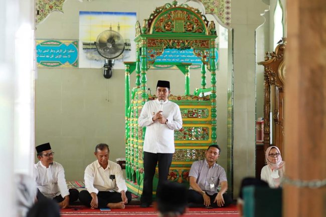 Ketua RT dan RW se-Kota Solok Terima Kartu BPJS Ketenaga Kerjaan 