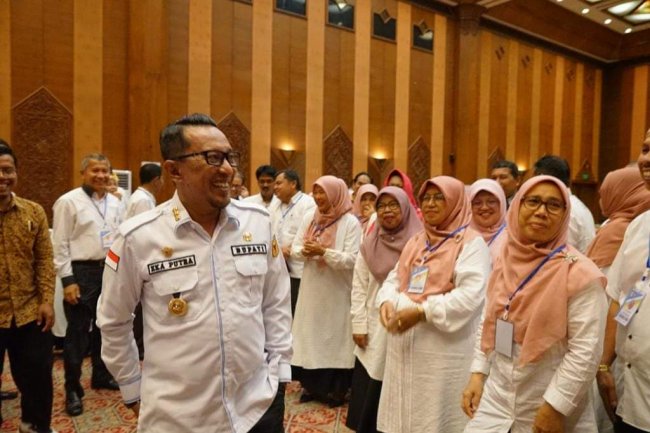 Bupati Eka Putra Motivasi 57 Kepala SMP se Tanah Datar 