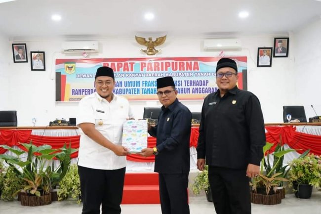 Fraksi DPRD Tanah Datar Sampaikan Pandangan Umum Terhadap Ranperda APBD 2023