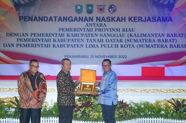 Si Japri Pertemukan Kabupaten Tanah Datar Dengan Provinsi Riau
