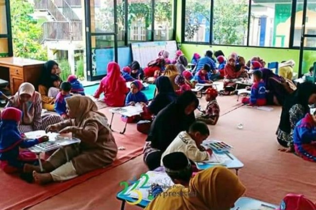 TK Pembina Padang Panjang Adakan Lomba Mewarnai Peringati HGN