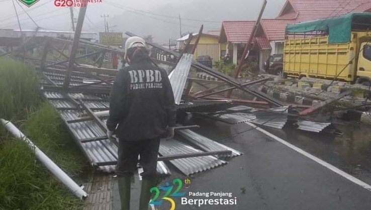 Warga Padang Panjang Diminta Waspadai Cuaca Ekstrem 