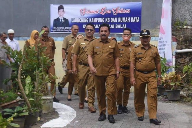 Diresmikan Wawako Asrul, Balai Balai Jadi Kampung KB