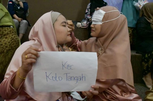 Perempuan di Bapenda Paling Cantik di Pemko Padang 