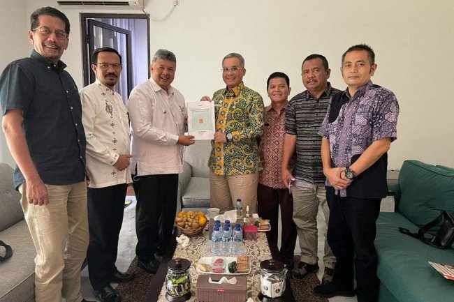 Bangun Puskeswan Wako Zul Elfian Umar Temui Wamen Kementan RI